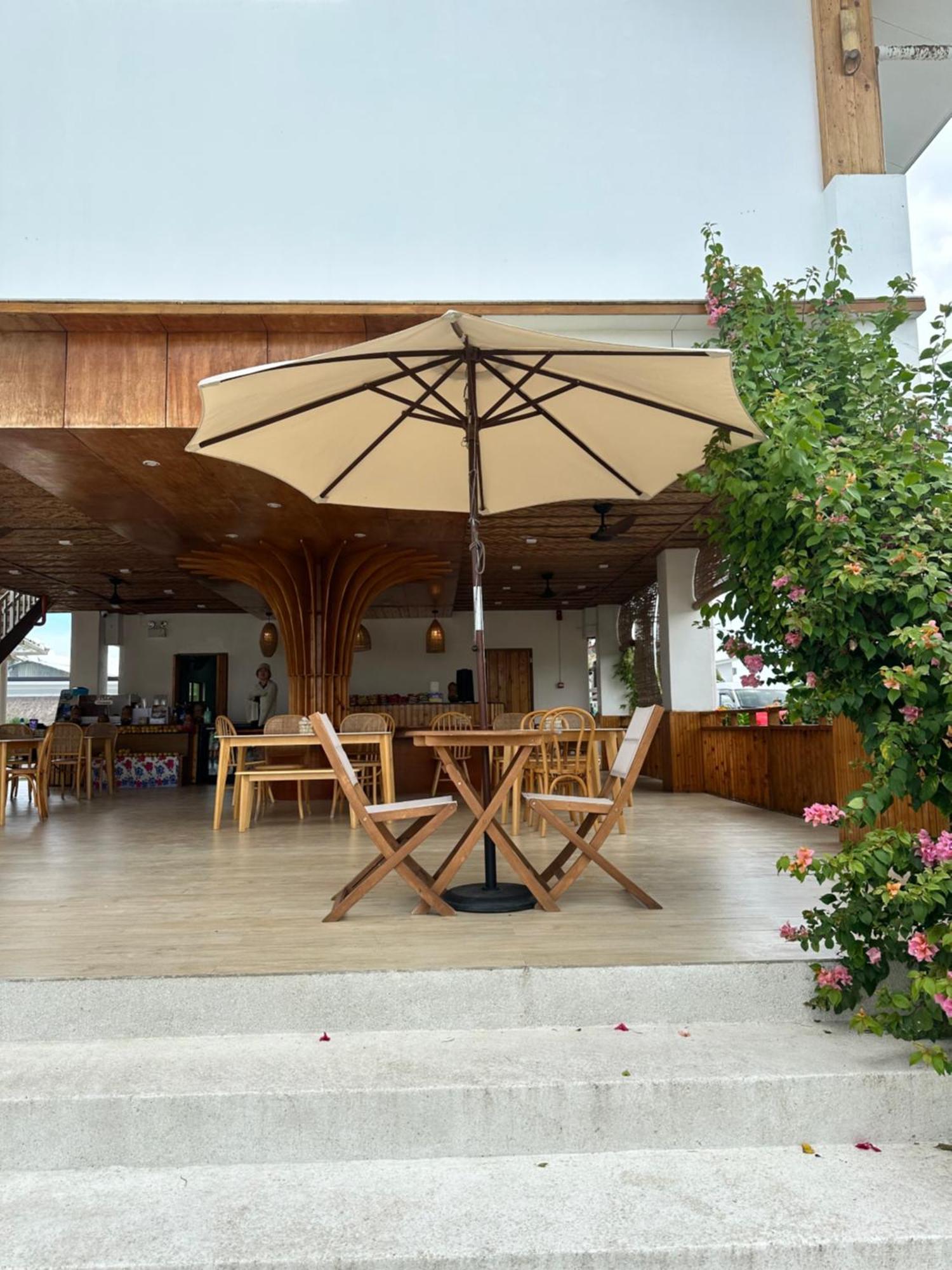 Treeshade Resort & Spa Moalboal Exterior foto